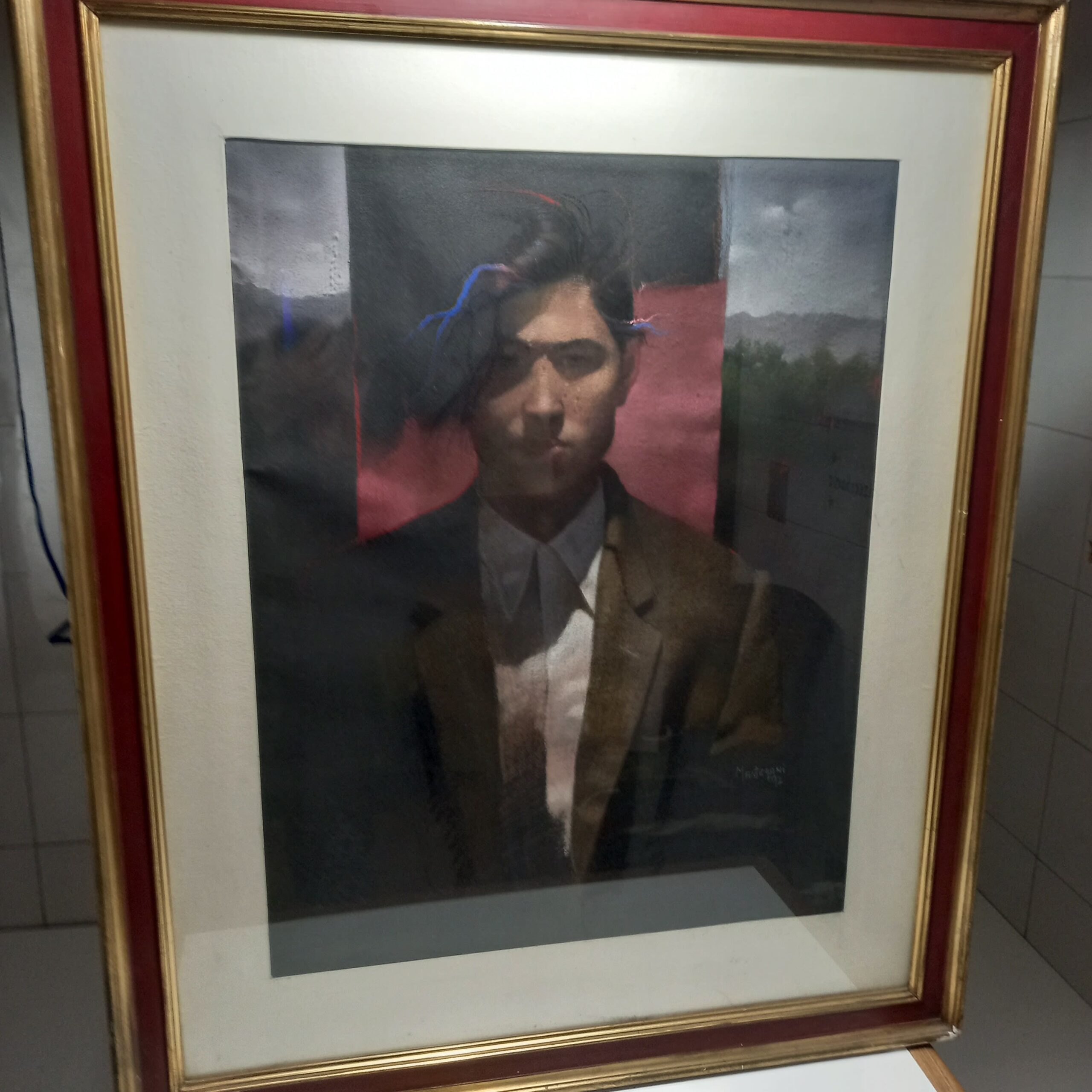 FIGURA DE JOVEN CON CAMISA BLANCA Y SACO de Roger Mantegani