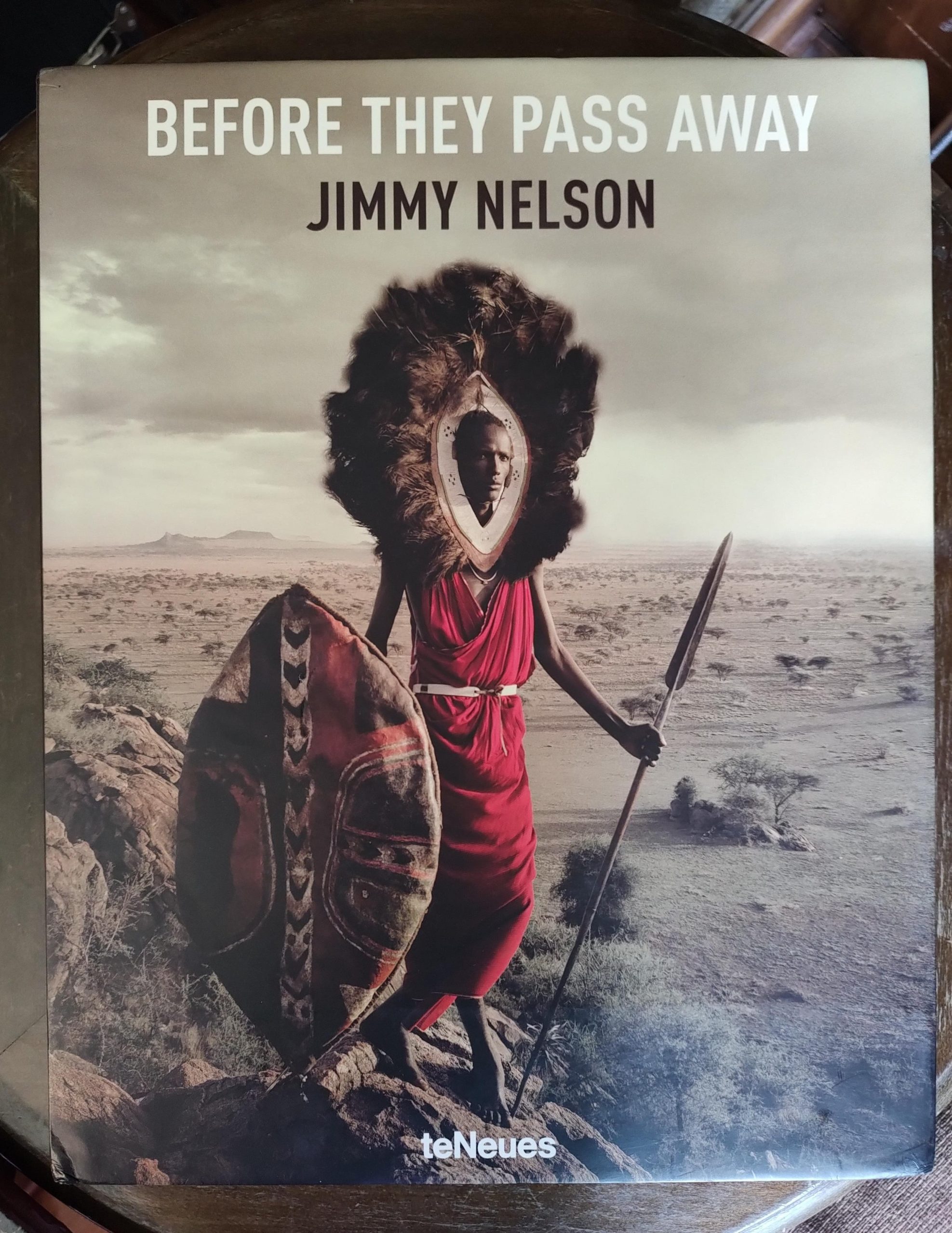 BEFORE THEY PASS AWAY de Jimmy Nelson