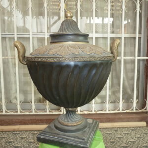 Impactante Urna De Bronce