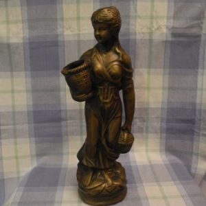 Escultura De Terracota Finamente Tallada