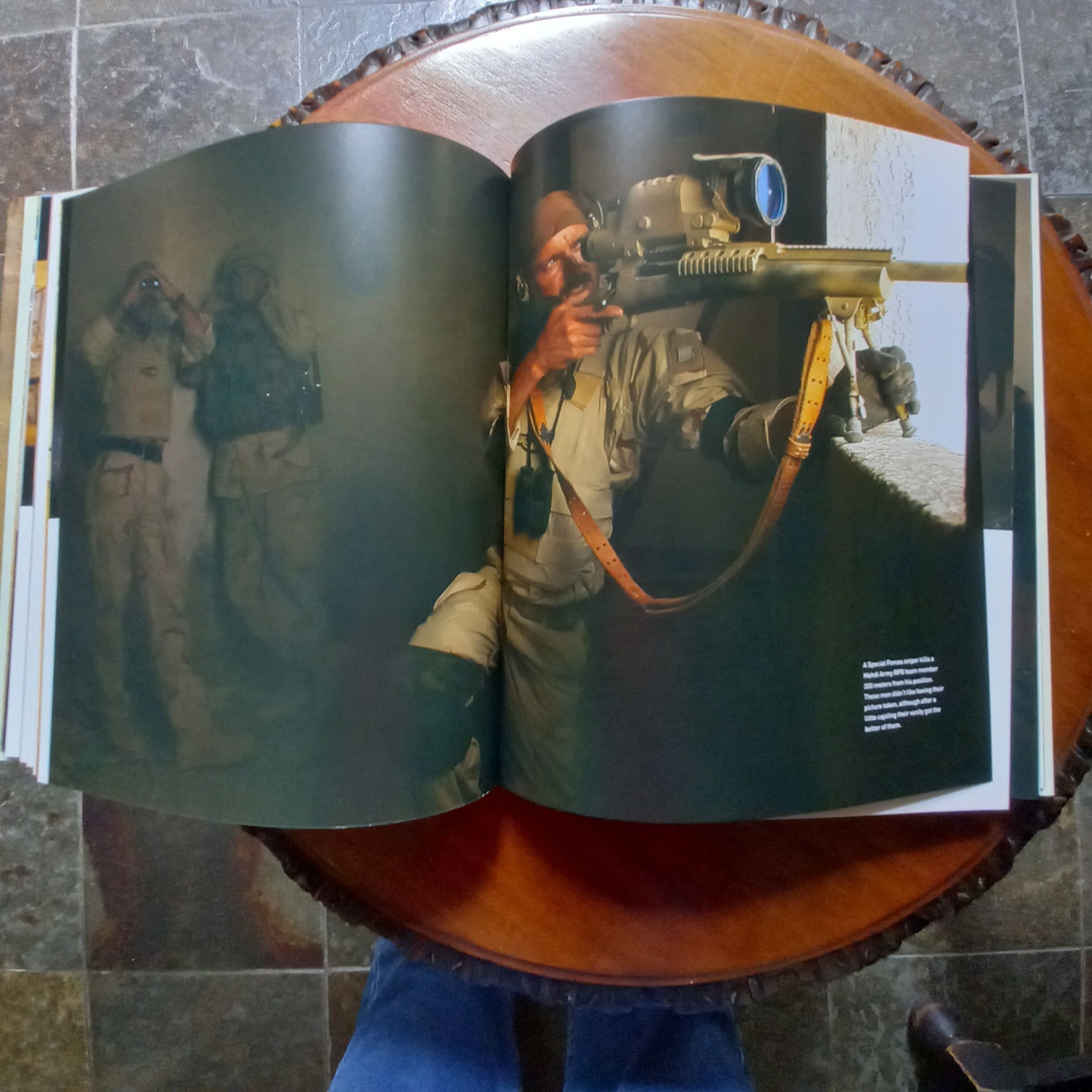 WHISKEY TANGO FOXTROT de Ashley Gilbertson - Imagen 7