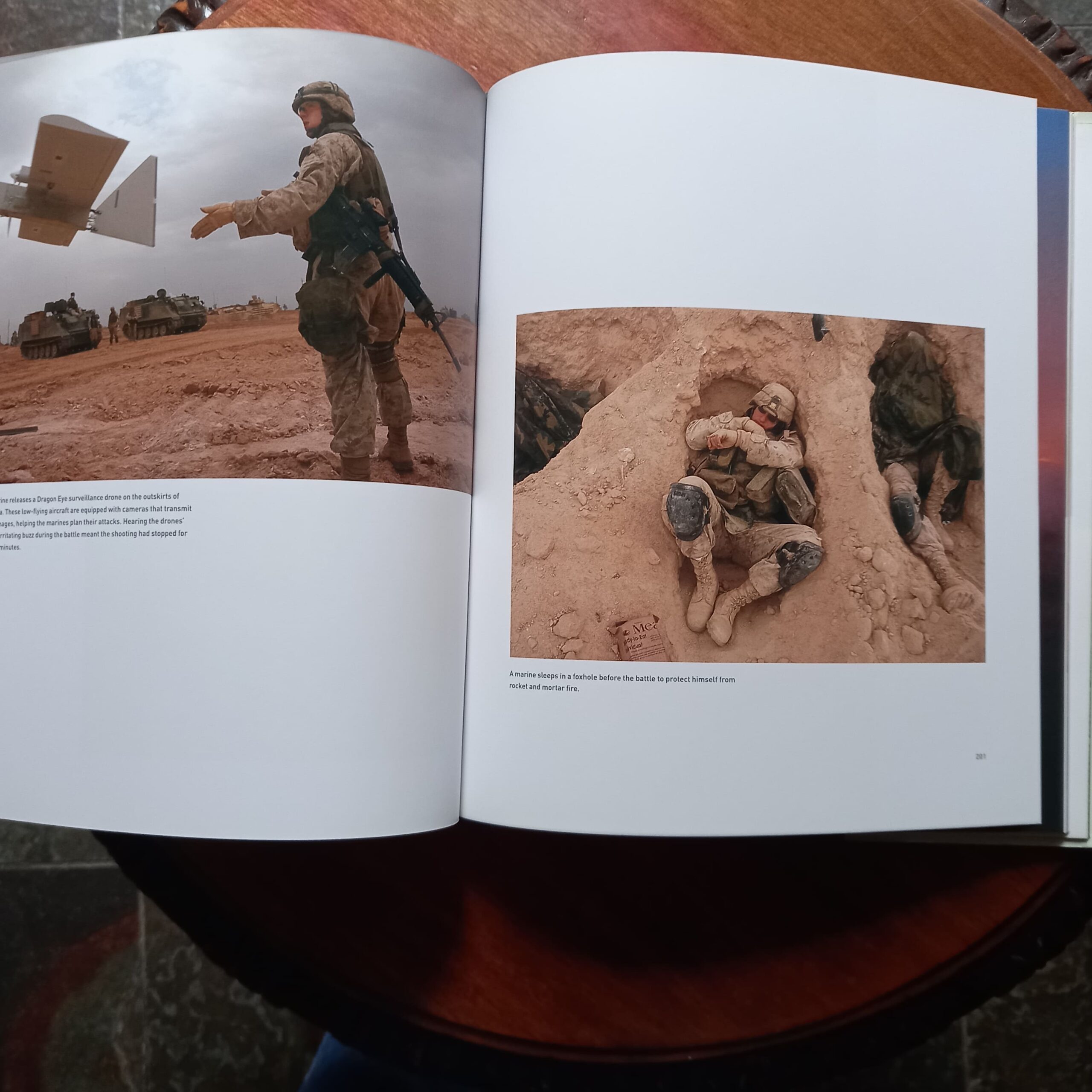 WHISKEY TANGO FOXTROT de Ashley Gilbertson - Imagen 9