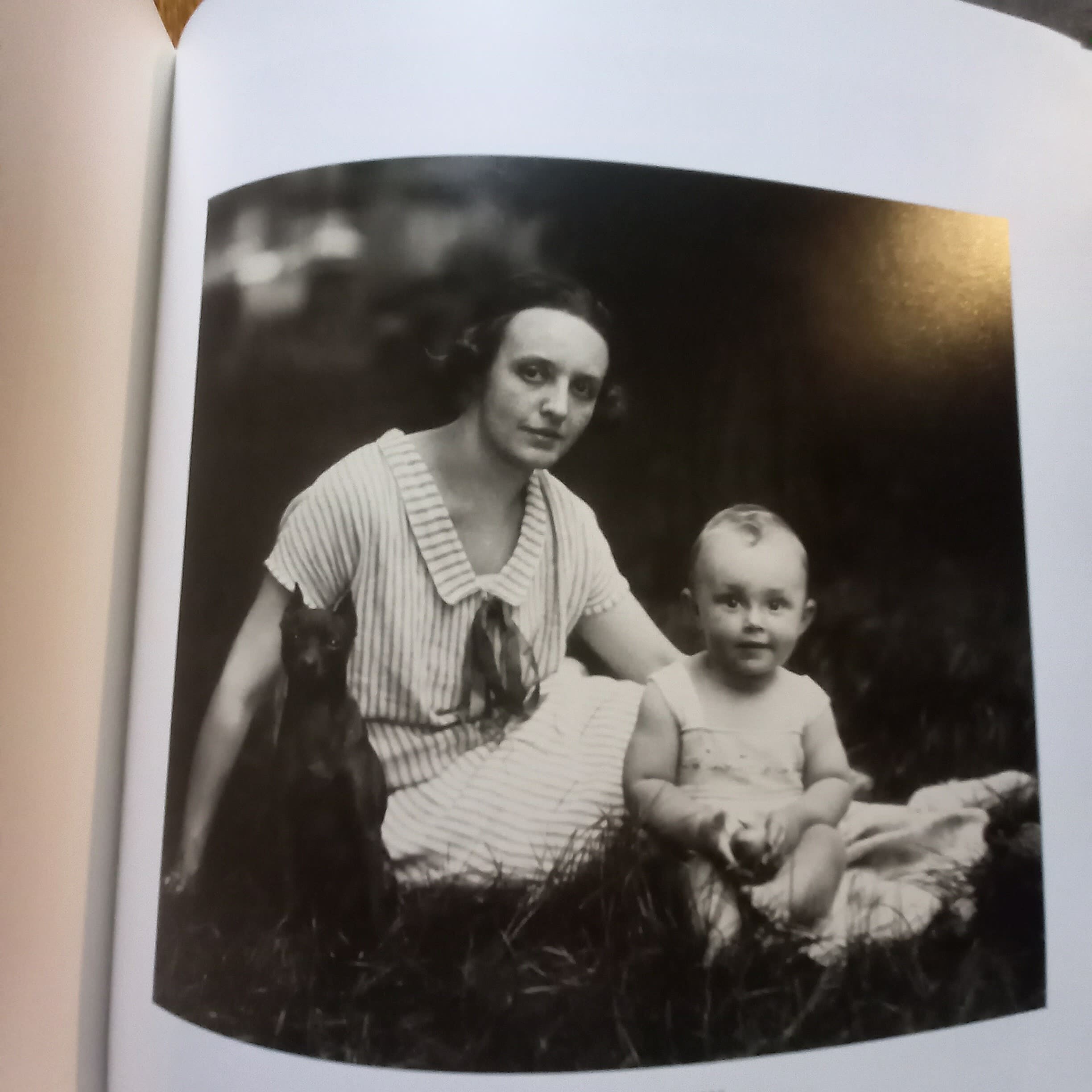 RETRATOS : LA MUJER EN EL PROYECTO HOMBRES DEL SIGLO XX de August Sander - Imagen 9