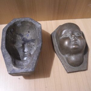 Molde En Bronce De Rostro De Niño Peso 3.100 Kgs 14x9x7 Cm