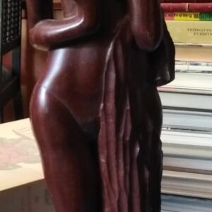 Escultura de mujer tallada en madera Guayacán - Cuba