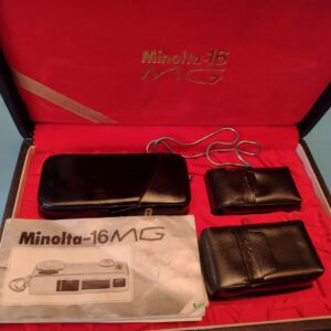 Máquina fotográfica Vintage "Minota 16 MG"
