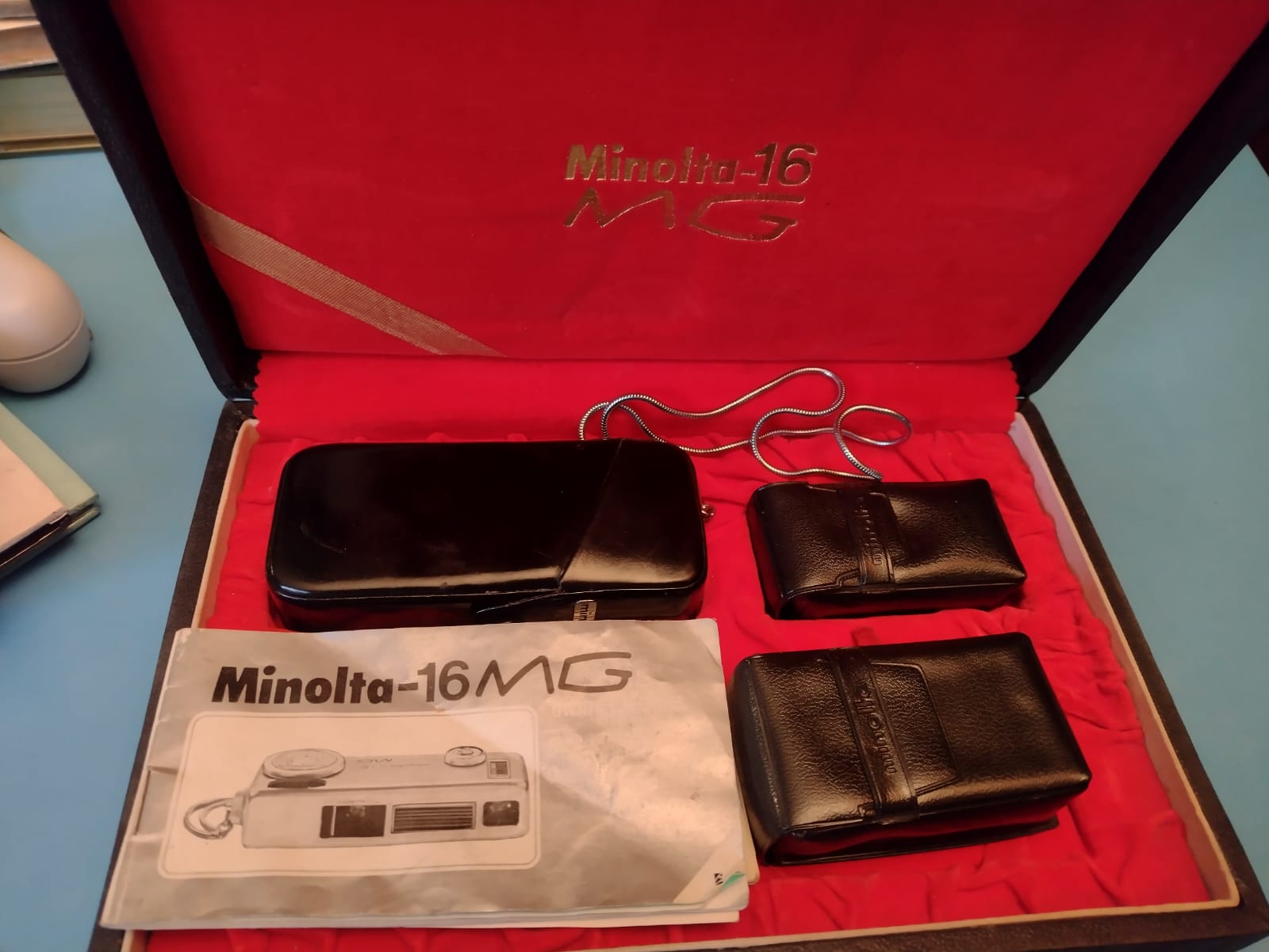 Máquina fotográfica Vintage "Minota 16 MG"
