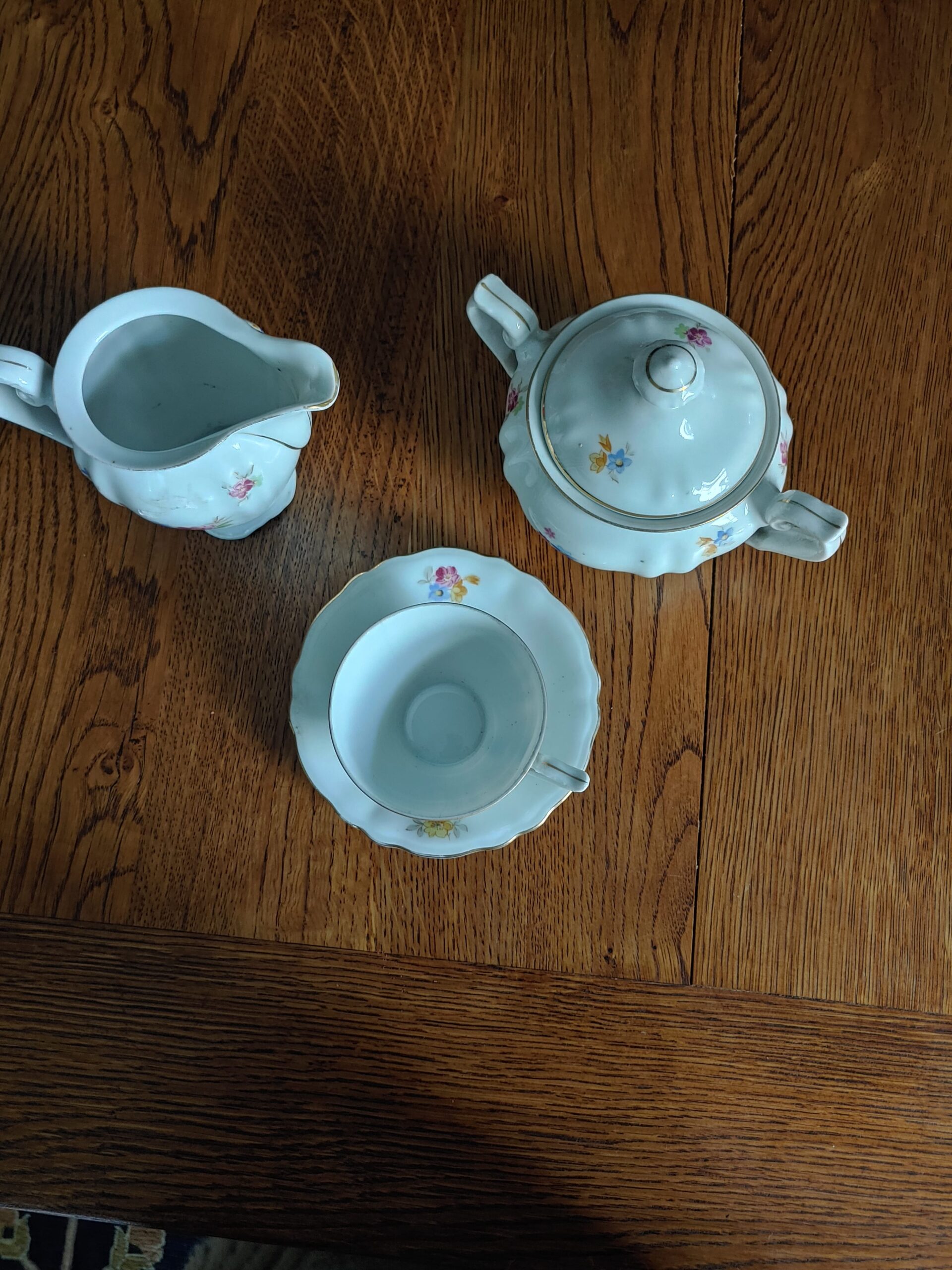 Tres piezas de porcelana fina checa, “Brothers Benedikt”