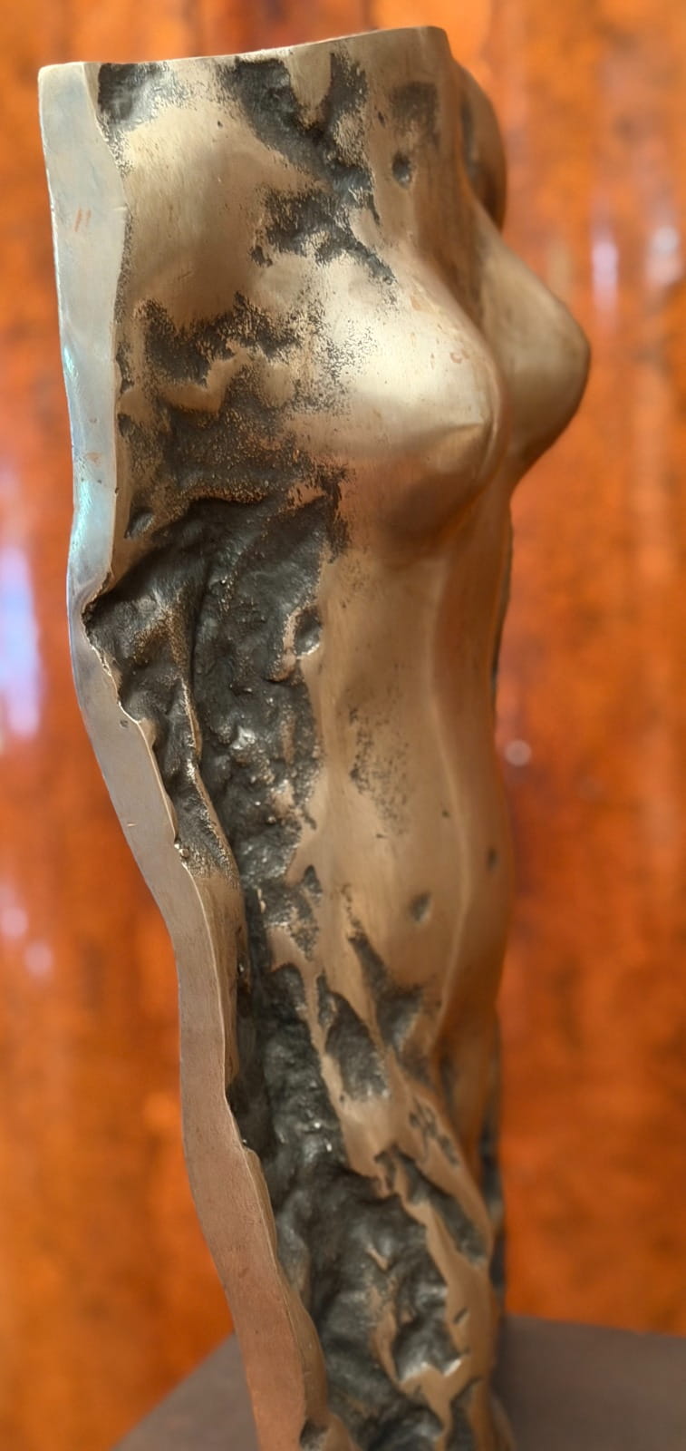 Torso femenino, Escultura de Sergio Castillo - Imagen 4