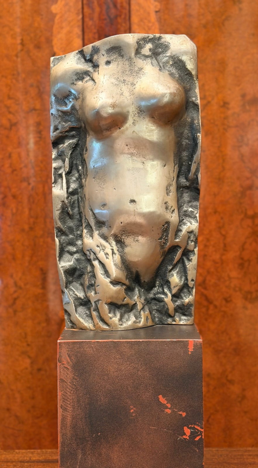 Torso femenino, Escultura de Sergio Castillo