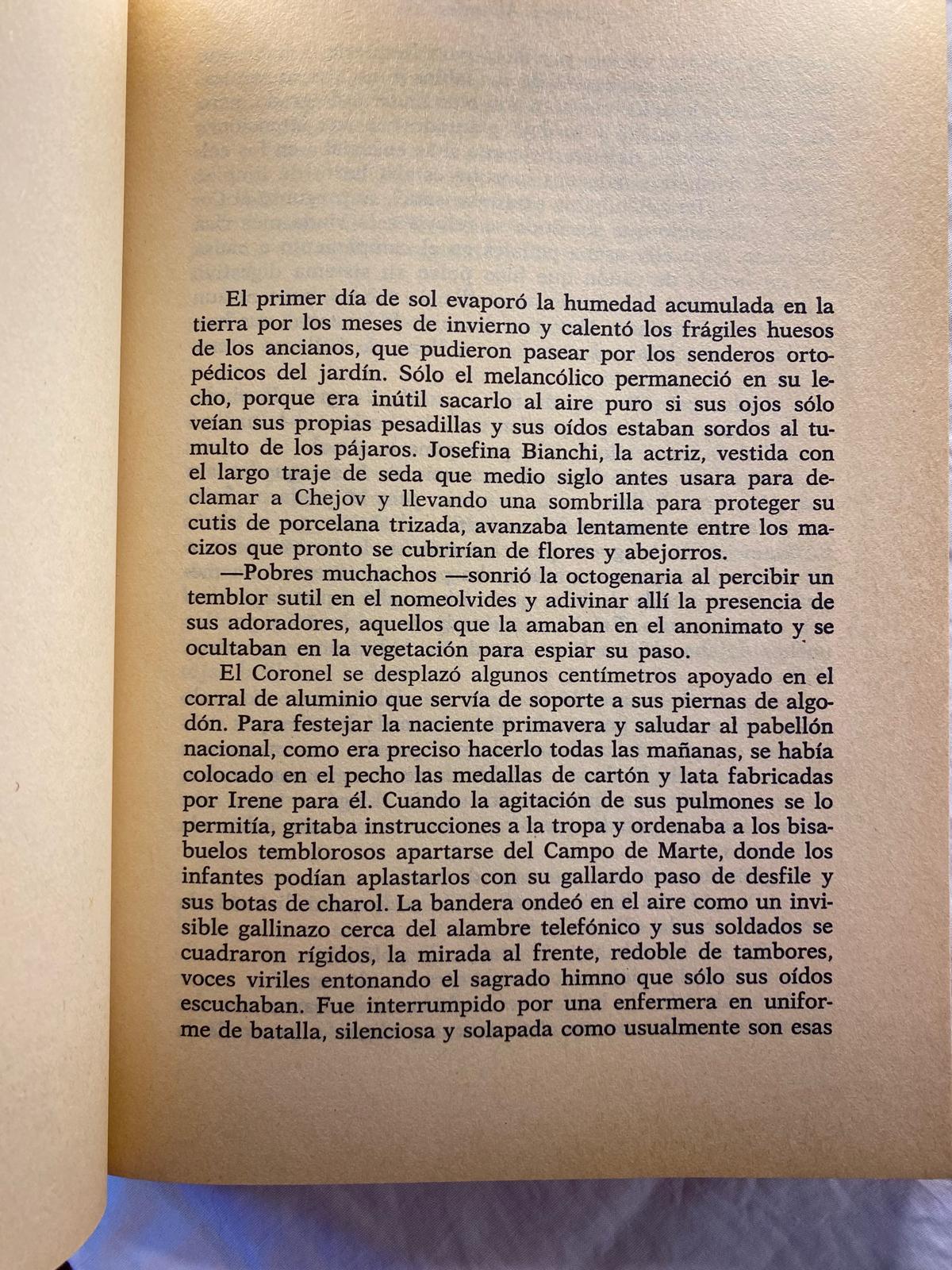 DE AMOR Y DE SOMBRA de Isabel Allende. Octava edición. Noviembre 1986 - Imagen 5