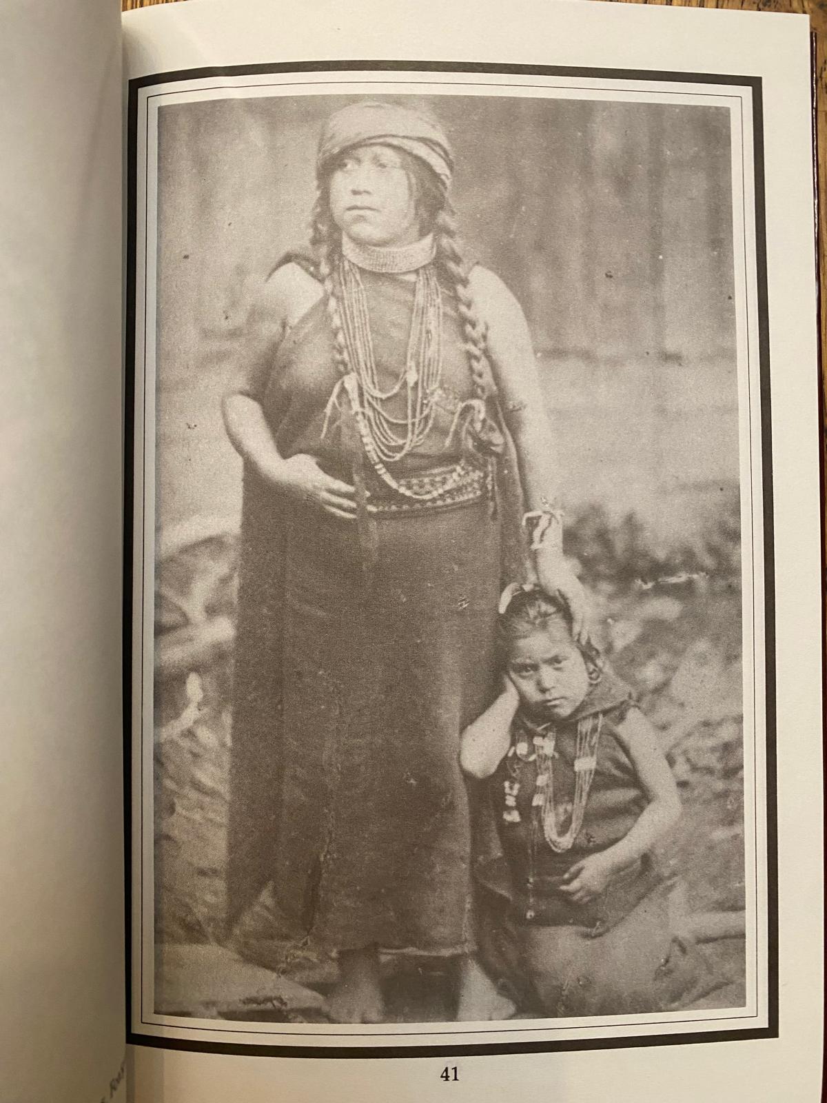 REFLEJOS DE LUNA VIEJA de Rolf Foerster, Sonia Montecino y Angélica Wilson - Imagen 2
