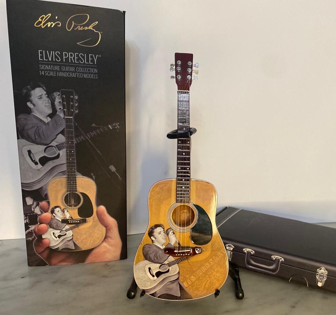 MINIATURA GUITARRA ELVIS PRESLEY 1955 AXE HEAVEM RÉPLICA COLECCIÓN