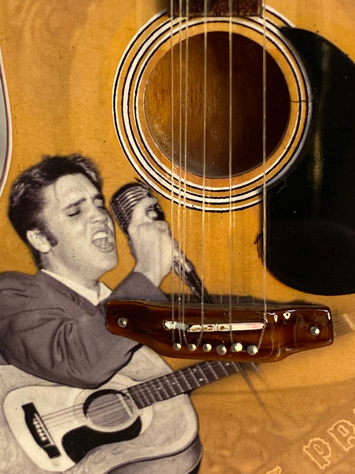 MINIATURA GUITARRA ELVIS PRESLEY 1955 AXE HEAVEM RÉPLICA COLECCIÓN - Imagen 3