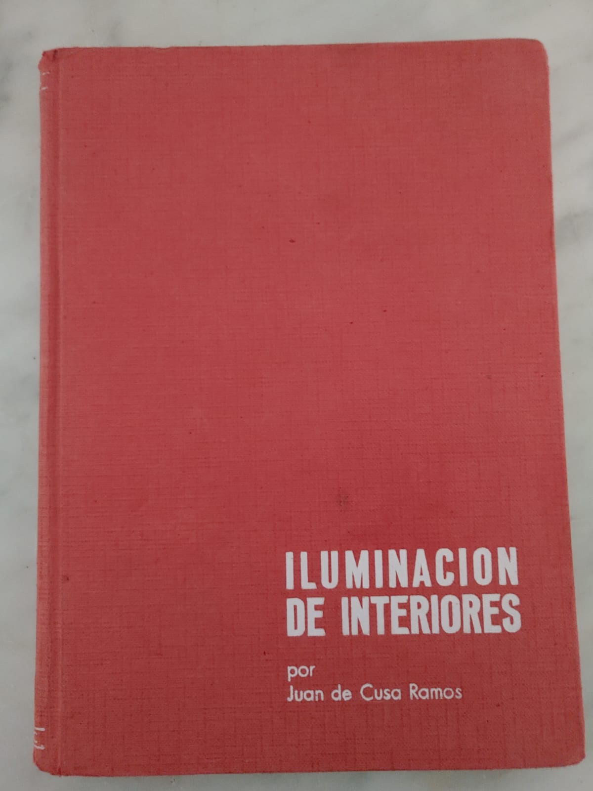 "ILUMINACIÓN DE INTERIORES" de Juan de Cusa Ramos
